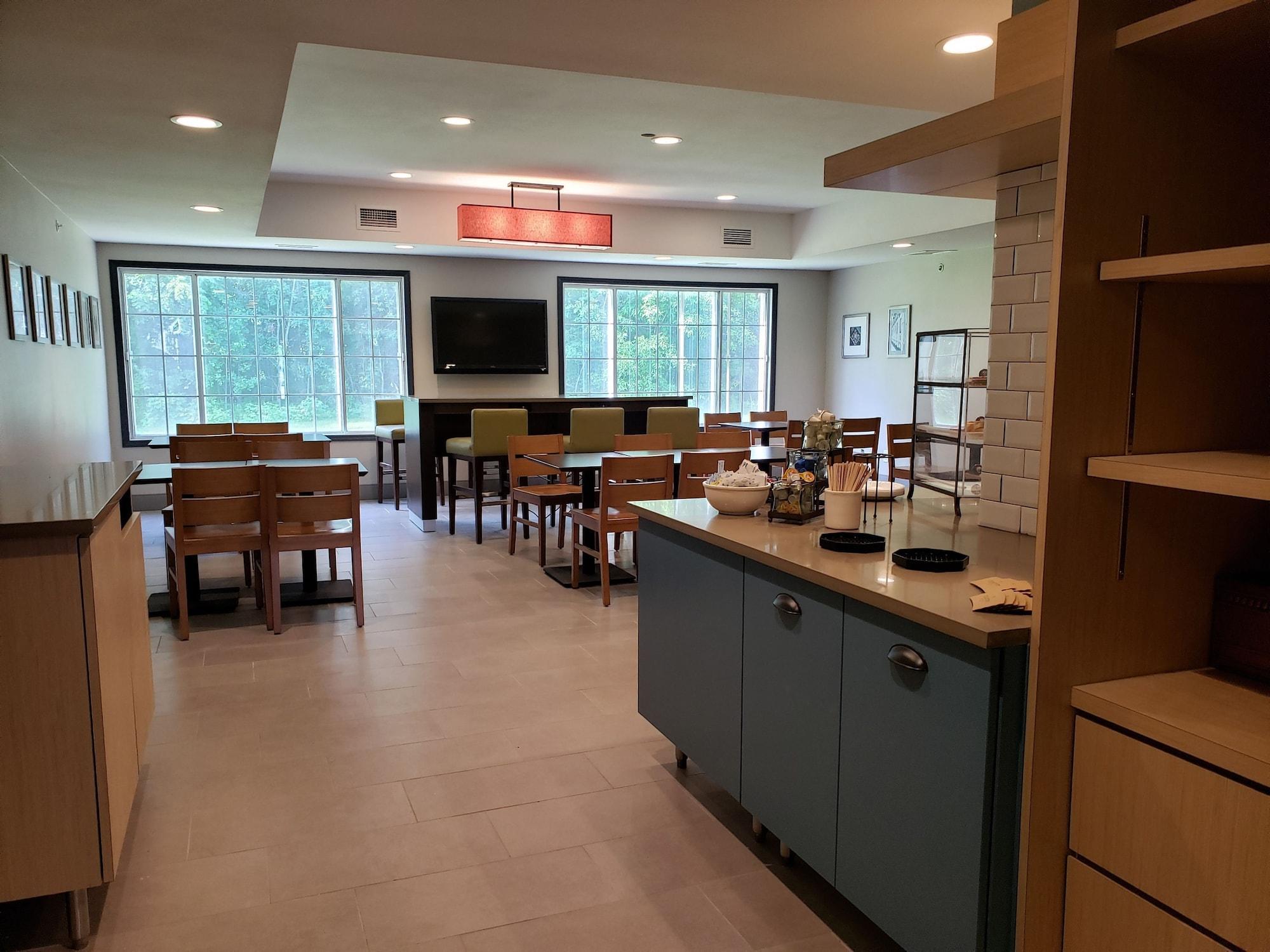 Country Inn & Suites By Radisson, Detroit Lakes, Mn Buitenkant foto